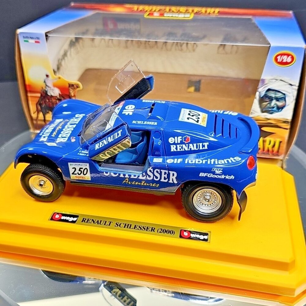 Bburago 2000 Renault Schlesser Rally Car Code #16902 Italy 1/26 With Box